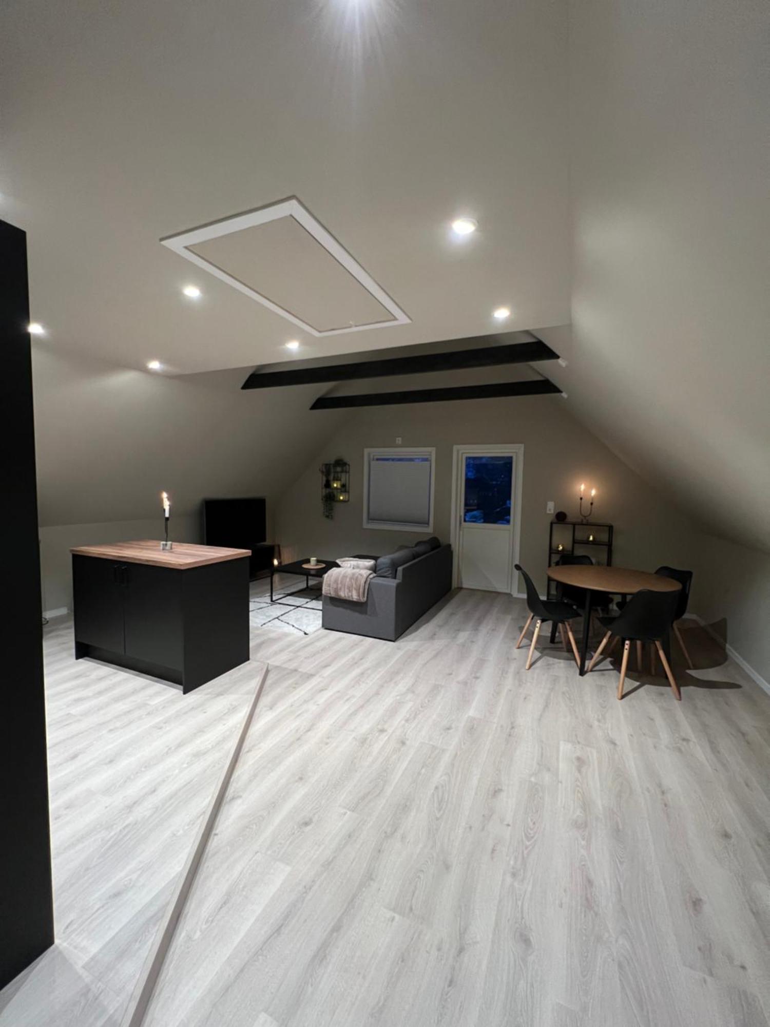 Central Apartment In Svolvær Eksteriør billede